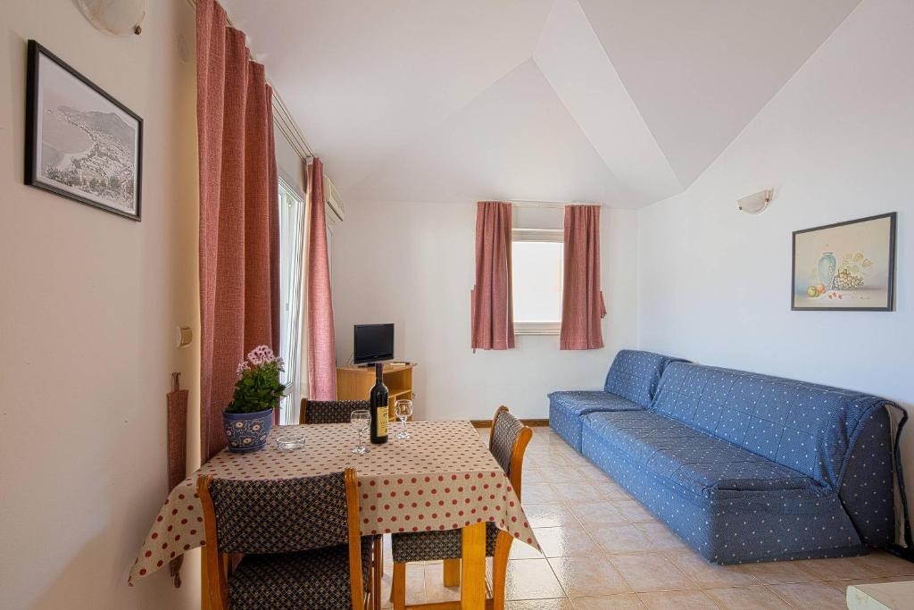Апартаменты (Апартаменты с видом на море), Apartment Vila Maslovar