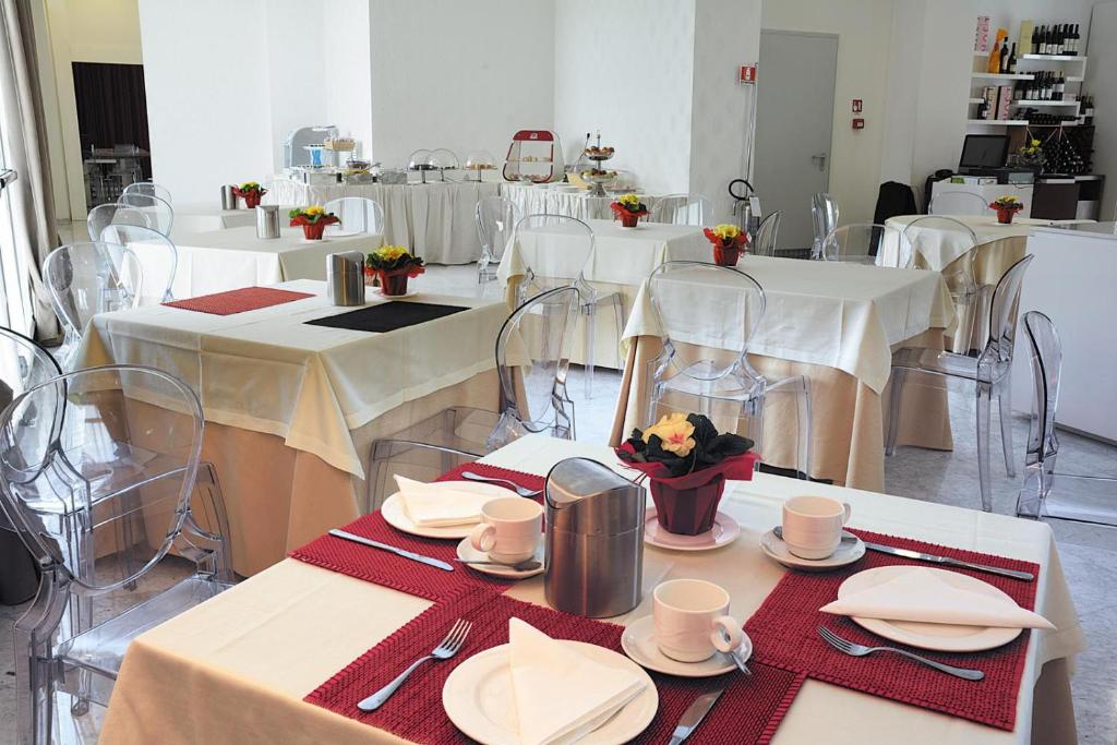S Hotel photo 4
