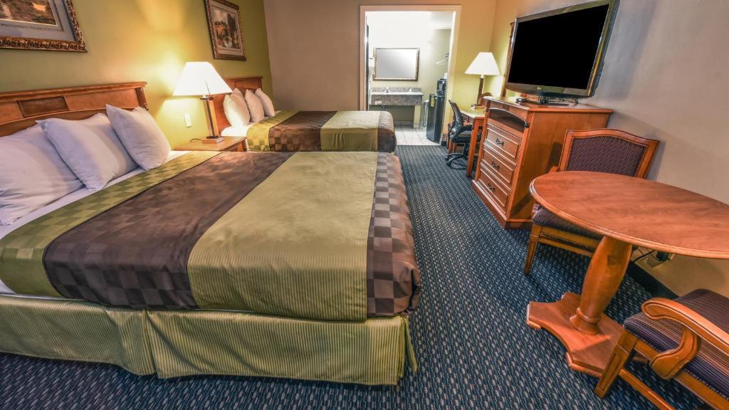 Chariot Inn Glendale - Pasadena photo 2