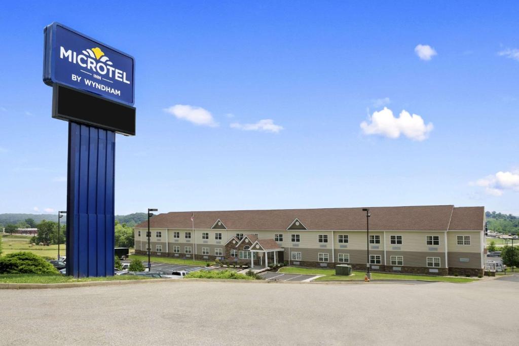 Microtel Inn By Wyndham Mineral Wells/Parkersburg image