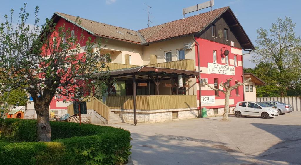 PONI NAKLO - Sobe Marinšek