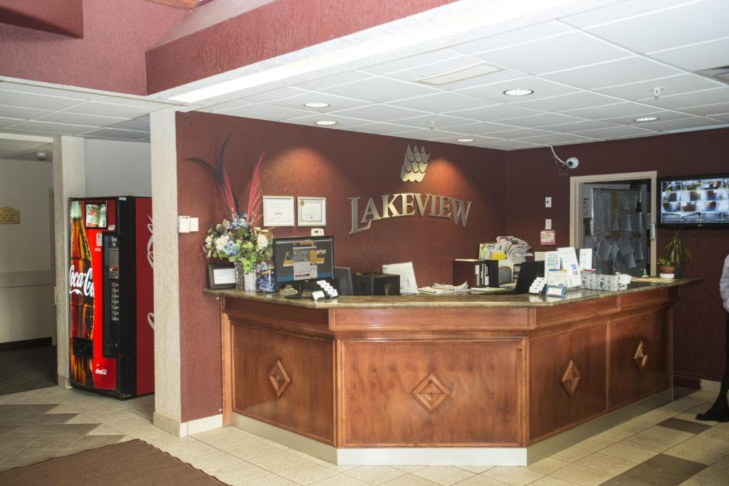 Lakeview Inns & Suites - Chetwynd photo 3