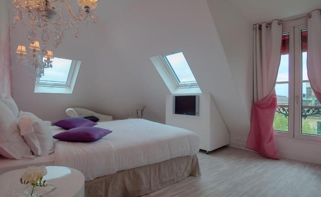 Сьюит (Люкс Romance), Hotel Cluny Square
