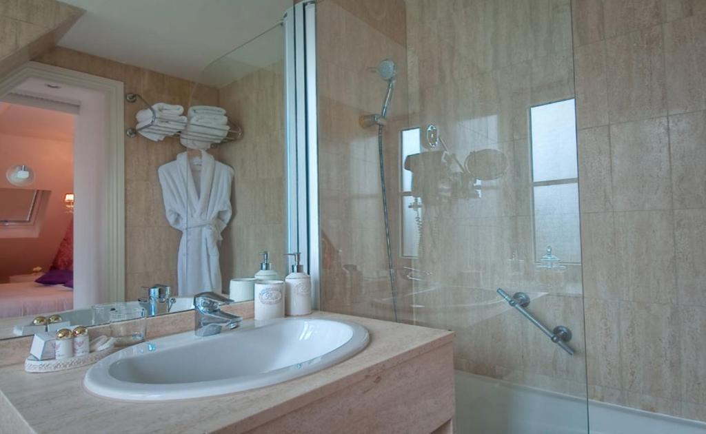 Сьюит (Люкс Romance), Hotel Cluny Square