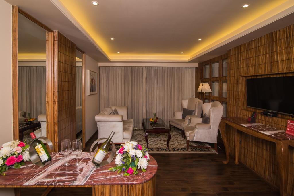 Сьюит (Суперлюкс), Shakun Hotels And Resorts