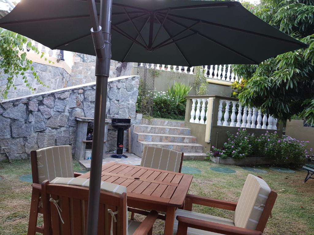 Апартаменты (Апартаменты - 1-й этаж), Hibiscus House Seychelles Self Catering