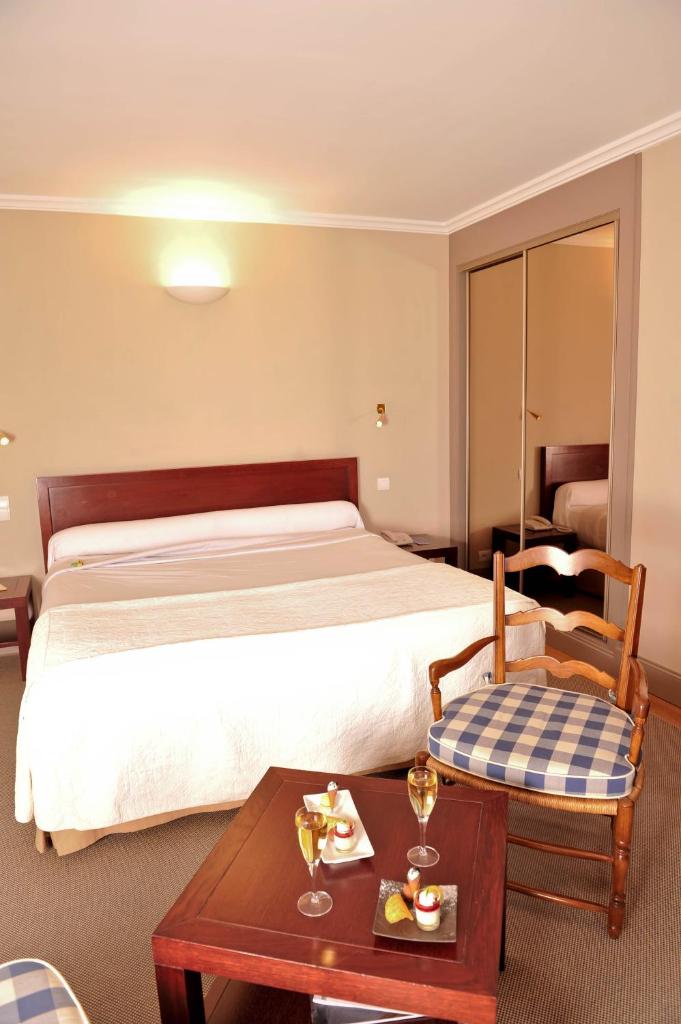 Hôtel des Pyrénées photo 2