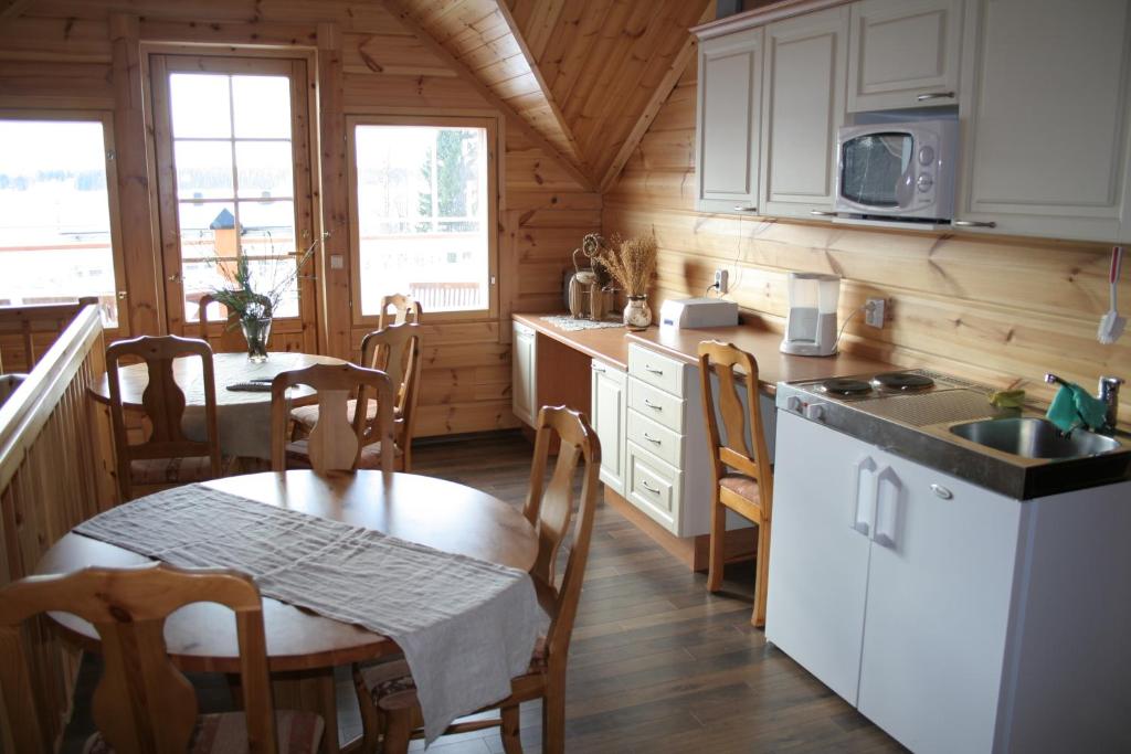 Guest House Haapaniemen Hirsikartano photo 3