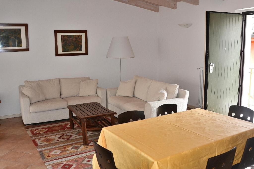 Residenza alle Torri With Pool photo 4