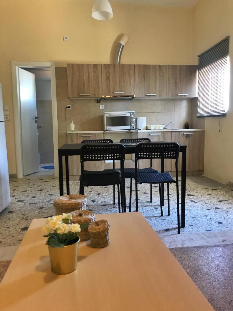 Sunshine's house near the beach, 10 min from the airport photo 2
