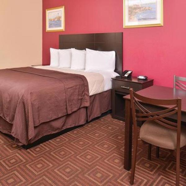Americas Best Value Inn-Baytown photo 1