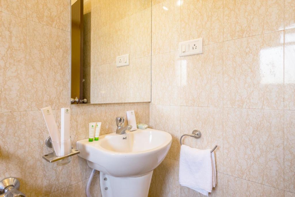 Двухместный ([Sanitized] Superior Double Room), Treebo Nestlay Casa