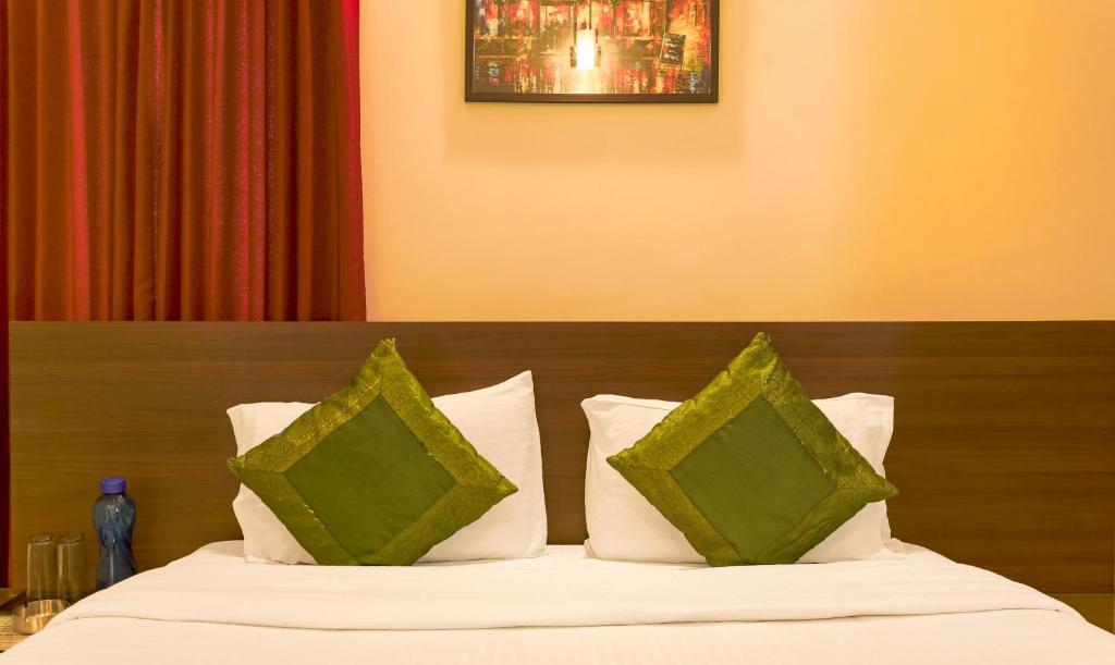 Двухместный ([Sanitized] Superior Double Room), Treebo Mel's Suites