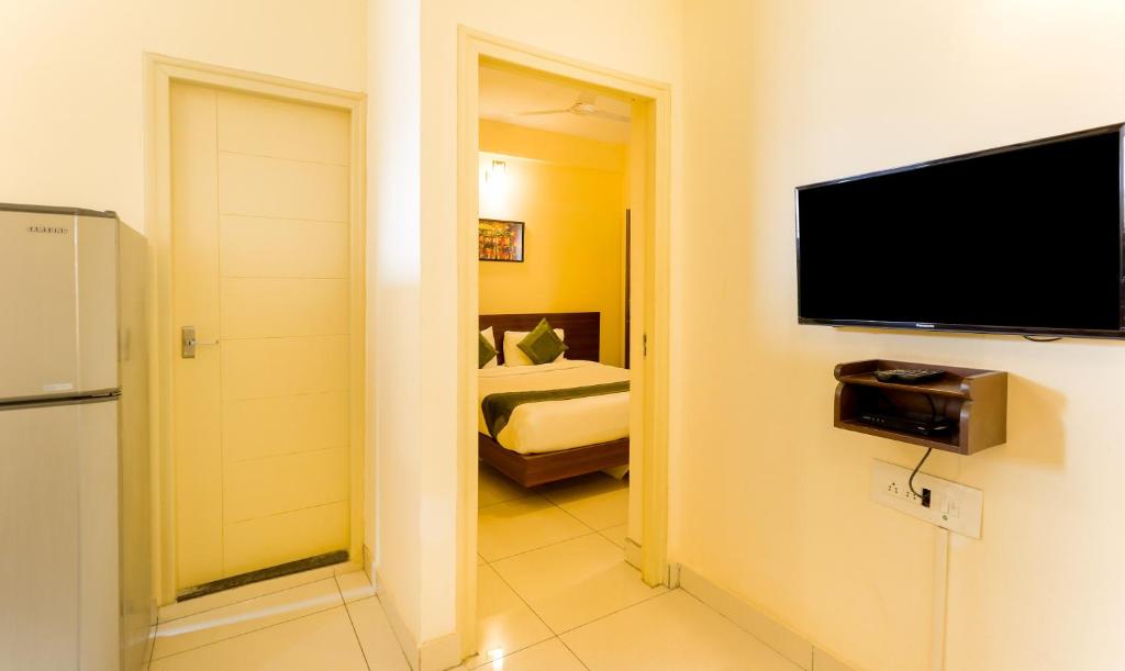 Двухместный ([Sanitized] Superior Double Room), Treebo Mel's Suites