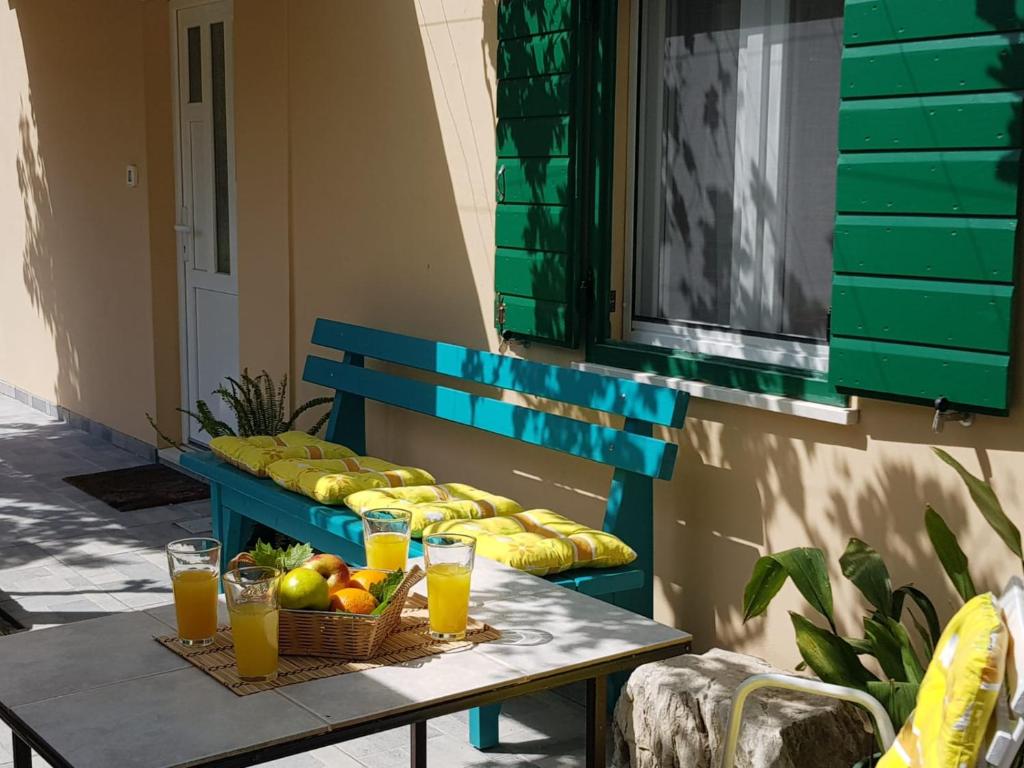 Apartment Taja, cijela kuća i vrt samo za vas - Tap to explore photos