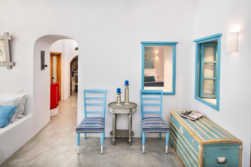 EverBlue Cave house by Thireon, Santorini