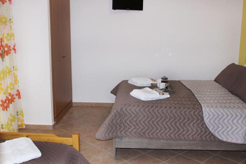 Souzana Rooms photo 4