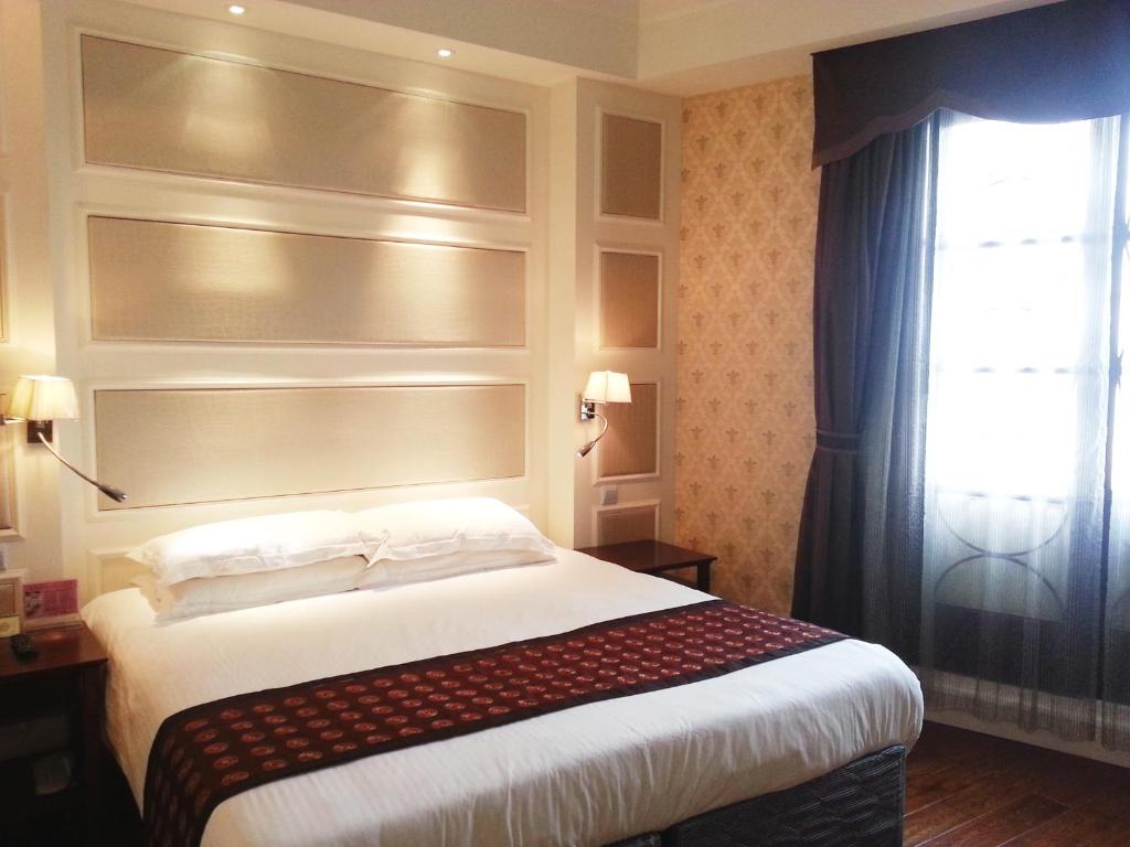 Семейный (Семейный номер), Seventh Heaven Hotel