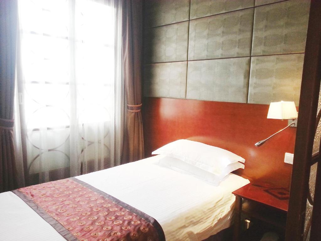 Семейный (Семейный номер), Seventh Heaven Hotel