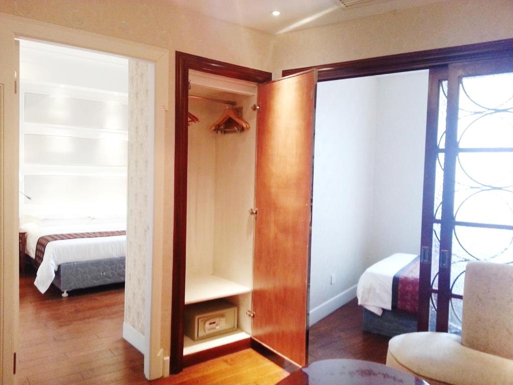 Семейный (Семейный номер), Seventh Heaven Hotel