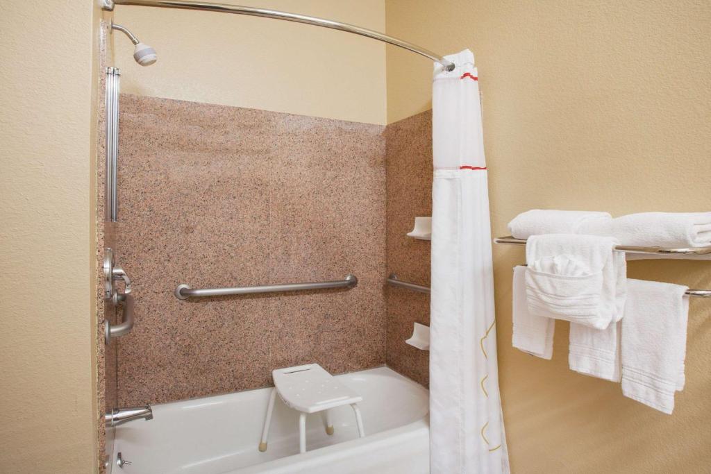 Hawthorn Suites by Wyndham Corpus Christi photo 4