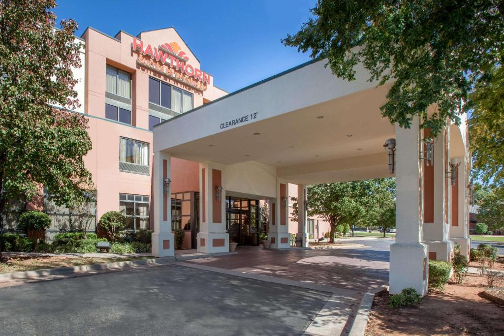 Hawthorn Suites by Wyndham Midwest City Tinker AFB image