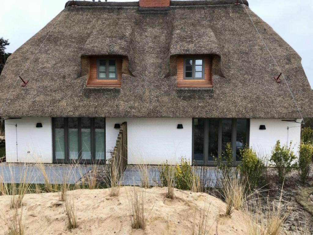 Rantum Dorf - Ferienappartments im Reetdachhaus 1& 2 photo 1