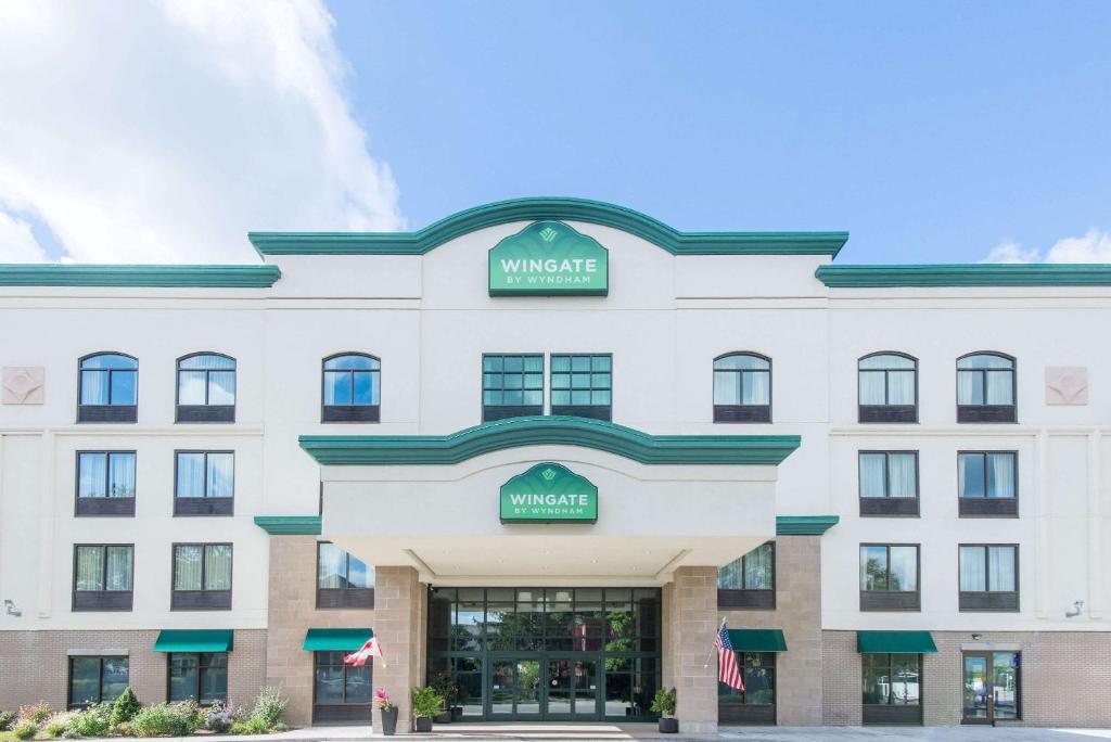 Wingate By Wyndham Niagara Falls image