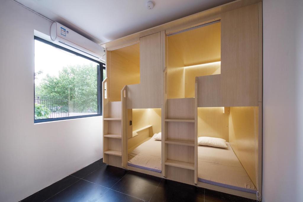 Номер (Кровать в общем 6-местном номере для женщин), WeFlow Hostel (Shanghai Hongkou)