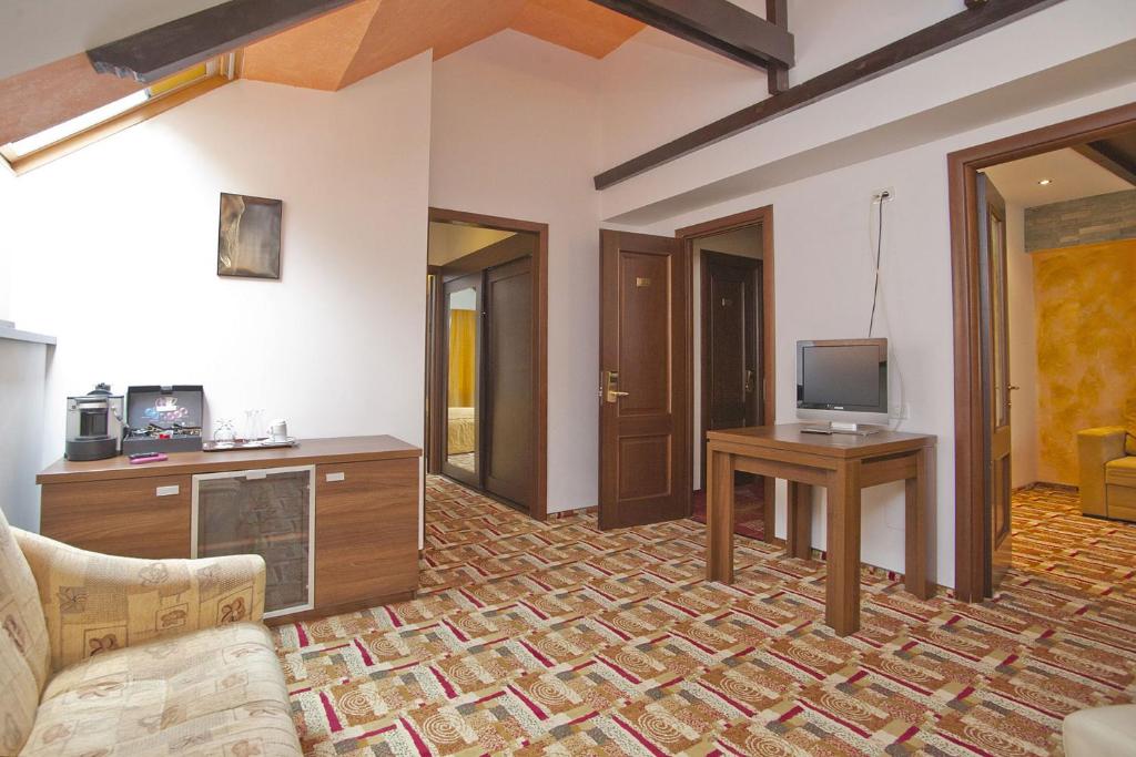 Сьюит (Люкс с 2 спальнями), Pensiunea Casa Iris