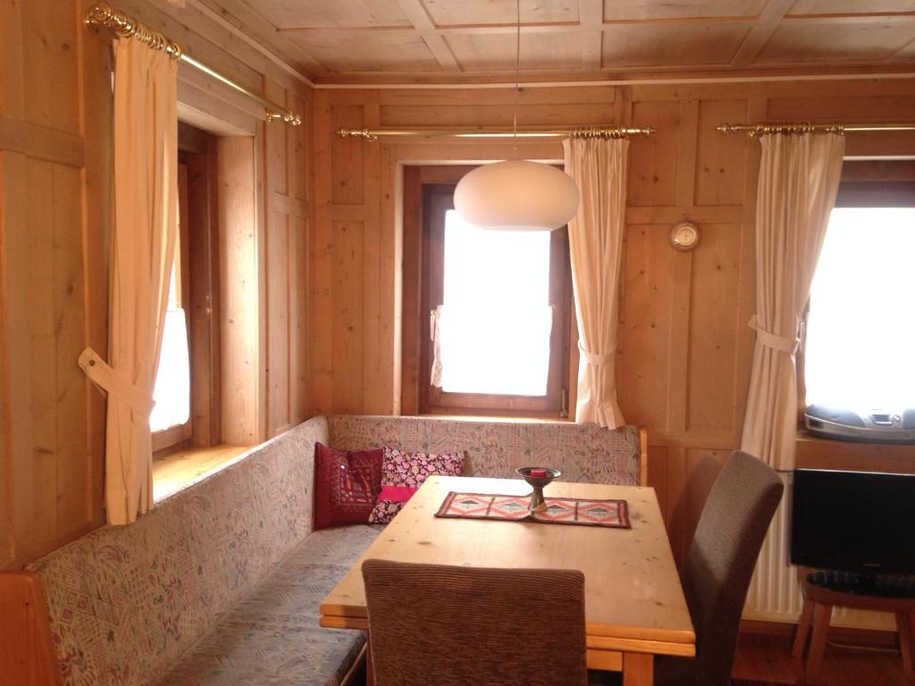 Chasa Anguel photo 3