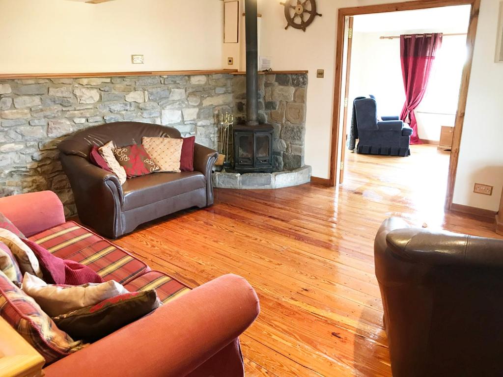2 Fishery Cottages photo 1