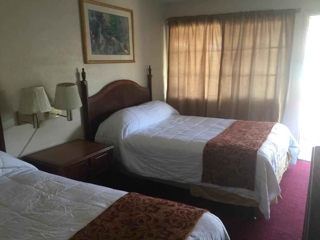 Frontier Motel image