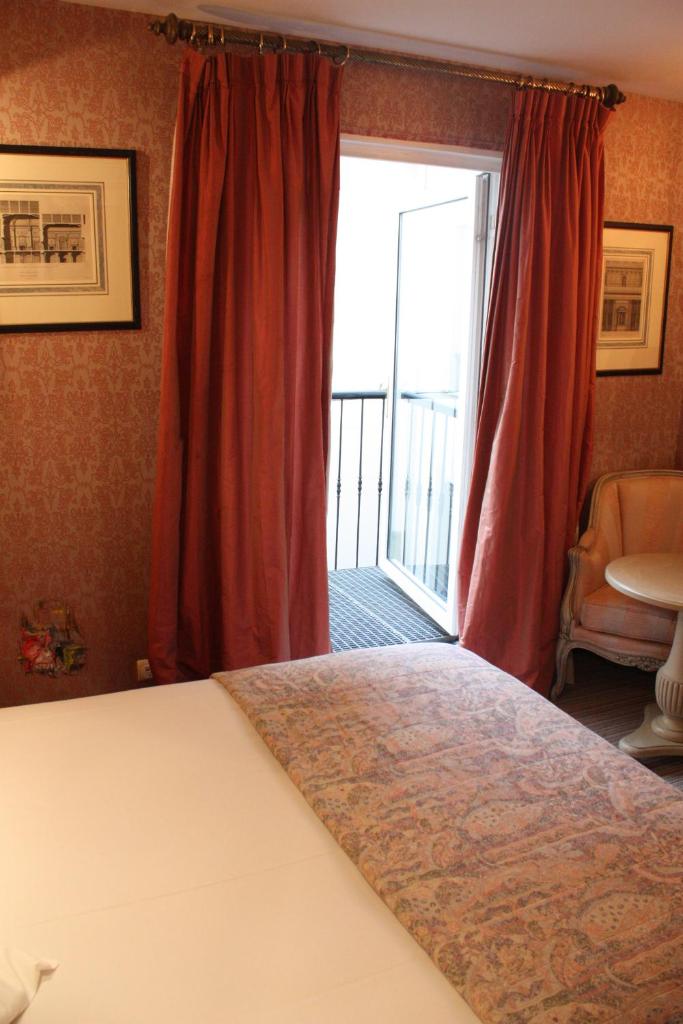 Одноместный (Одноместный номер), Hôtel du Romancier