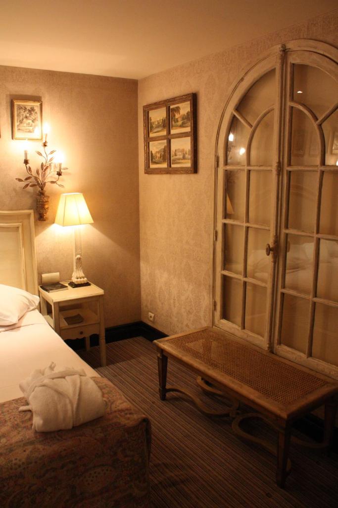 Трехместный (Трехместный номер), Hôtel du Romancier