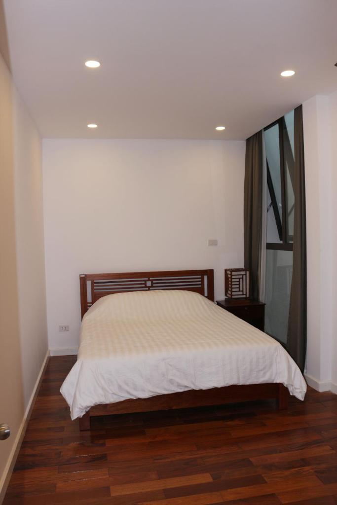 Davidduc 's Spacious Apartment in Xom Chua