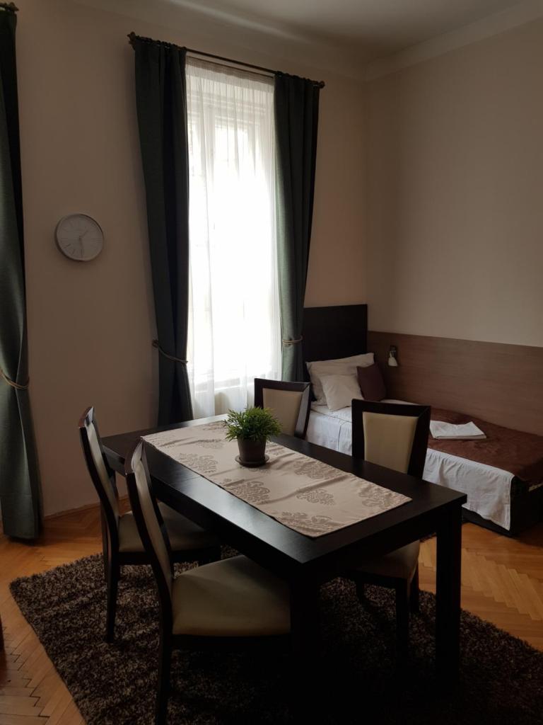 Апартаменты (Апартаменты (для 4 взрослых)), Central Hotel 21