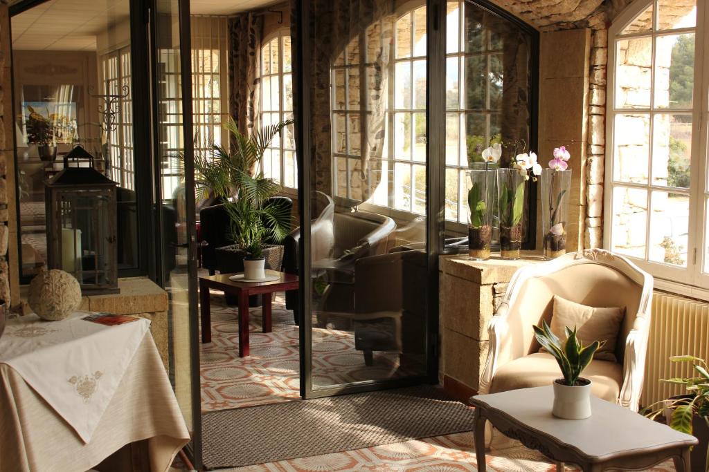 Logis Hôtel Le Manoir & Lounge photo 4