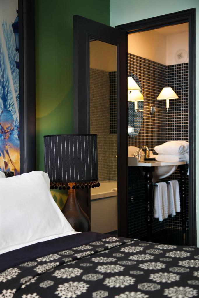 Двухместный (Улучшенный двухместный номер с 1 кроватью), Hotel Fontaines du Luxembourg