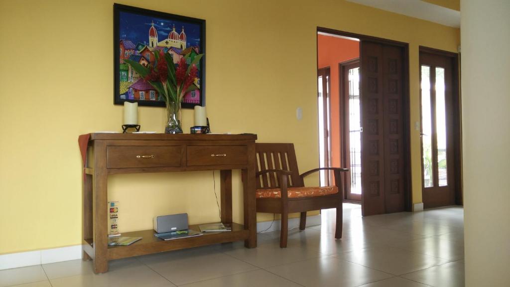 El Mirador Suites and Lounge photo 2