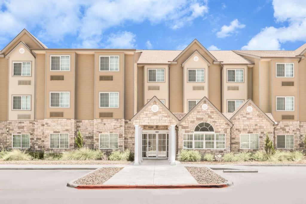 Microtel Inn & Suites By Wyndham Midland image