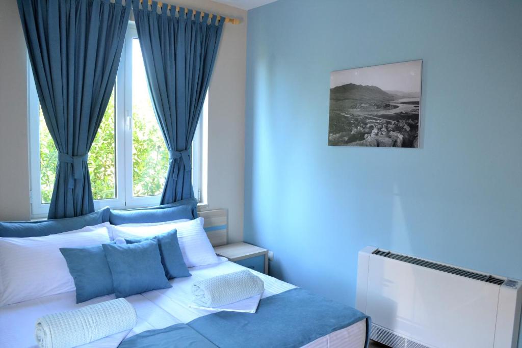 Open Doors Bed & Breakfast photo 2