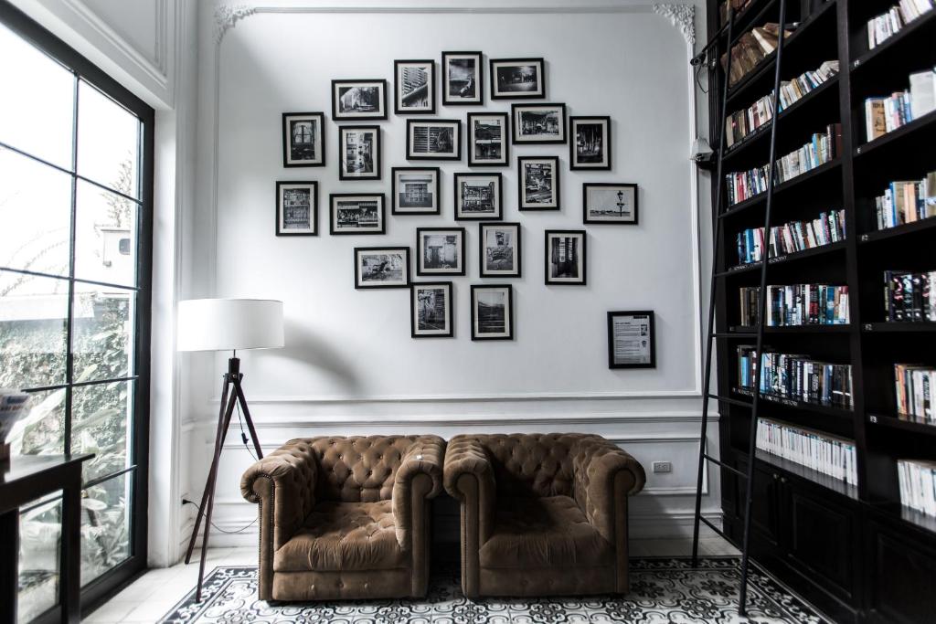 The Alcove Library Hotel