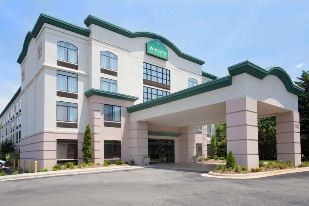 Wingate by Wyndham Raleigh South / Garner image