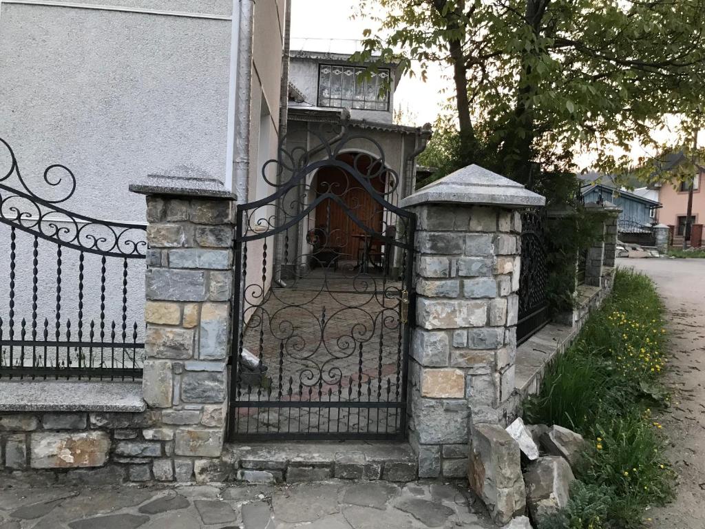 Guest House Perlyna photo 4