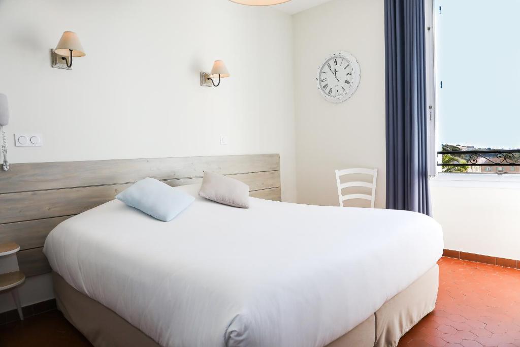 Hotel La Bienvenue - Tap to explore photos