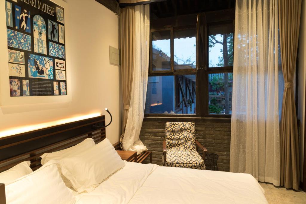 Двухместный (Улучшенный номер с кроватью размера «queen-size»), Courtyard Guesthouse, Beijing