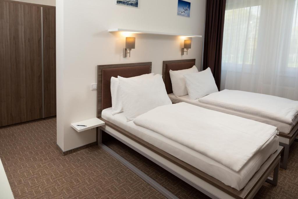 Двухместный (Двухместный номер с 2 отдельными кроватями, вид на сад), Skyhotel Prague