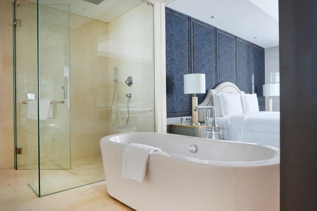 Сьюит (Люкс), Goodrich Suites, ARTOTEL Portfolio