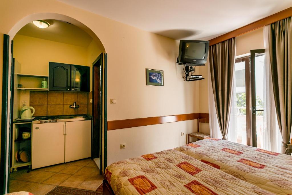 Студио (Номер-студио с балконом), Apartments Maslina